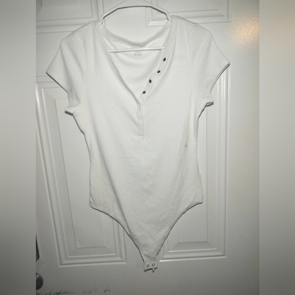 American Eagle White Henley Bodysuit Short Sleeve Women’s Size L New